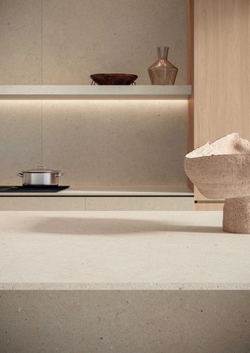 Click to enlarge image ITALGRANITI_Silver grain plus_Cucina_pag 20-21_P1_07_08_26.jpg